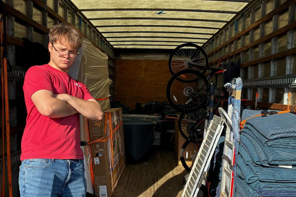 Sean Newell — B2 Moving crew photo 2