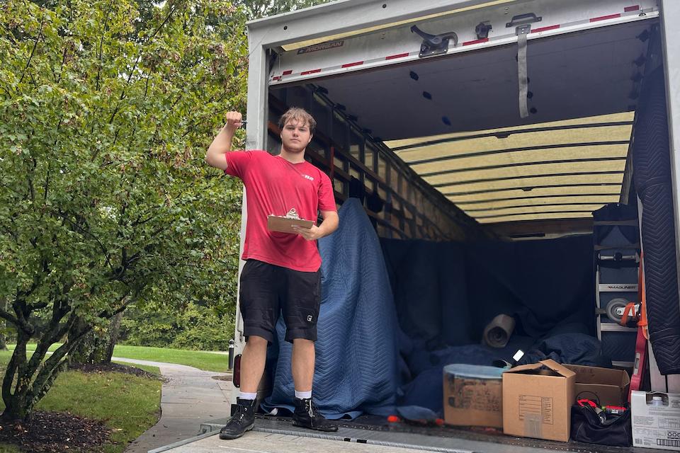 Sean Newell — B2 Moving crew photo 5