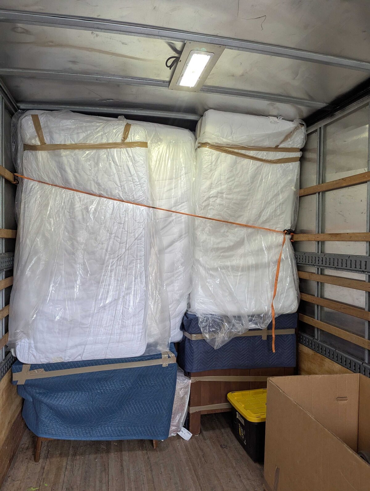 Final stage of a tightly packed and secured B2 MAX CUBE interstate truck load