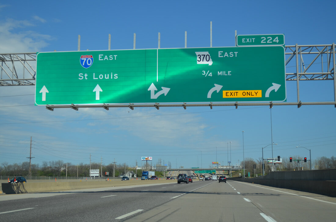 Interstate highway signs leading toward St. Louis on a B2 regional long-distance route